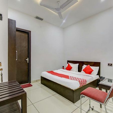 Oyo 27999 Hotel Deep Sirsa Exterior photo